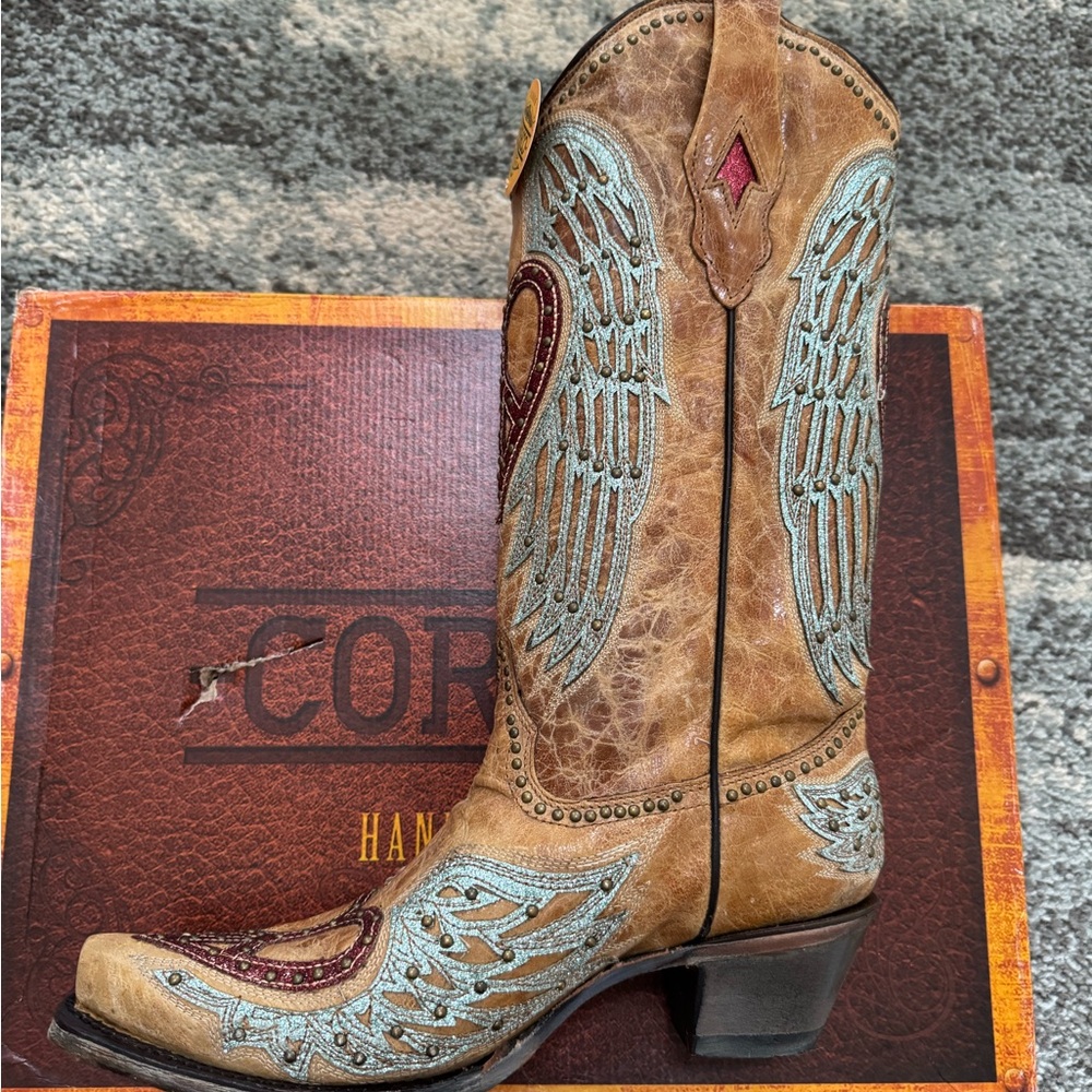 Corral Women’s Sand Heart and Wings Overlay and Embroidery Size 11 - Picture 2 of 11
